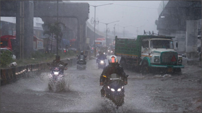 Maharashtra Weather Update: राज्य में अचानक बदला मौसम, 16 जिलों में बारिश और तेज हवाओं का अलर्ट
